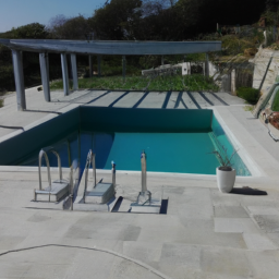 Fourniture et pose de liner pour piscine : choix de matériaux et processus d'installation Fougeres